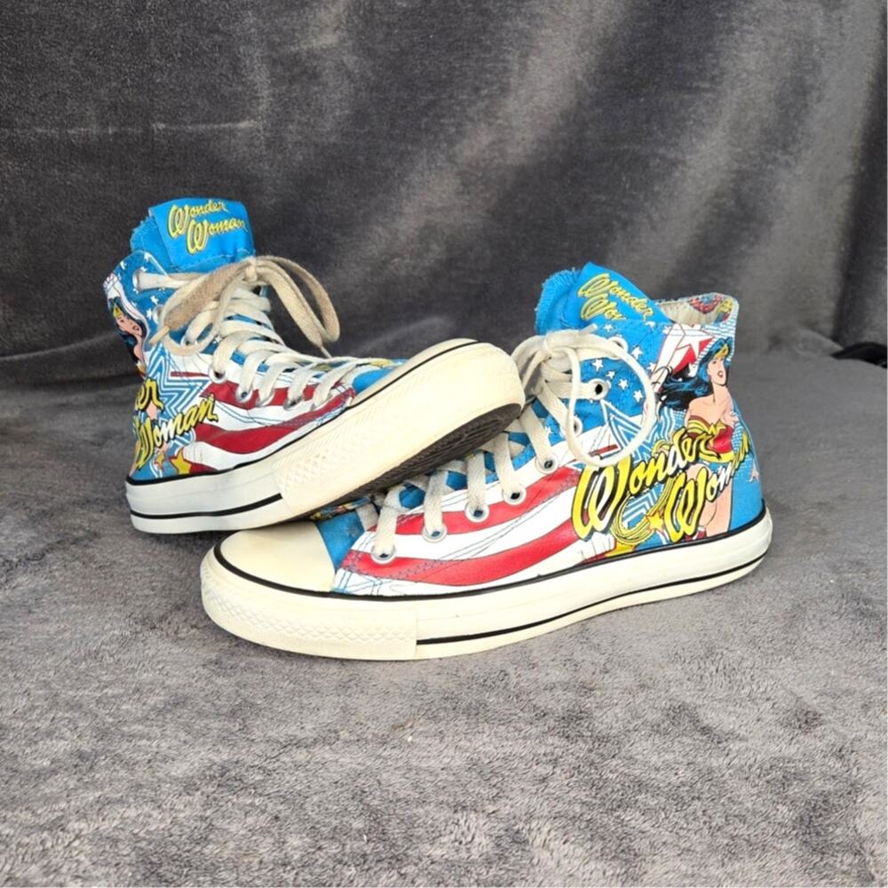 Wonder Woman Converse Mens Size 8 Womens 10 High-Top Chuck Taylor All Star